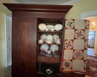 Early hand quilted quilt 