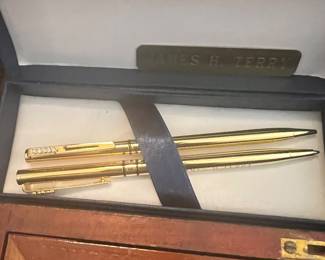 Pair ball point gold tone pins with inscription 