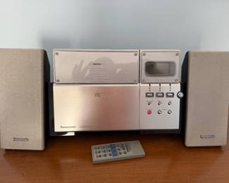 Panasonic CD stereo micro system with speakers and remote