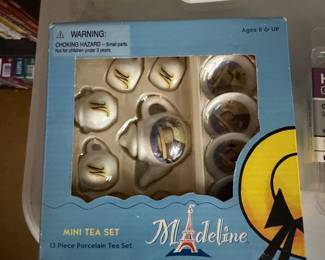 Madeline mini porcelain tea set, 13 pieces, in the original box