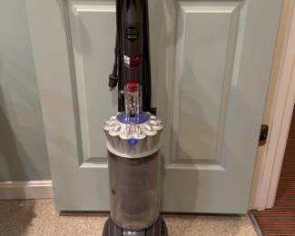 Dyson DC65 Multi Floor Ball Upright Vacuum with 1 attachment