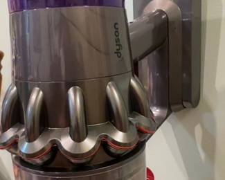 Dyson V11 Cordless Stick Vacuum Cleaner with 4 attachments