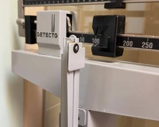 58”H | Cardinal Detecto Mechanical eye-level physician Beam Scale