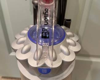Dyson DC65 Multi Floor Ball Upright Vacuum with 1 attachment