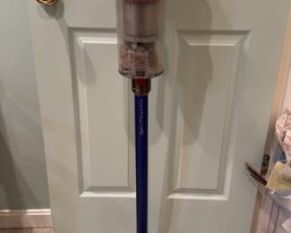 Dyson V11 Torque Drive Cordless Vacuum Cleaner with 5 attachments and wall mount with screws in bags