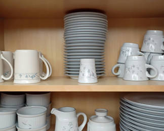 Lot 37: Noritake Stoneware Woodstock Dinnerware Set