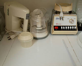 Lot 33: Vintage Kitchen Appliances and Accessories