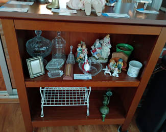 Lot 400: Assorted Decorative Glassware and Figurines