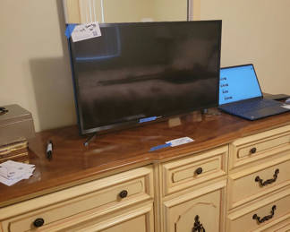 Lot 149: Samsung 30 Inch Flat Screen Television