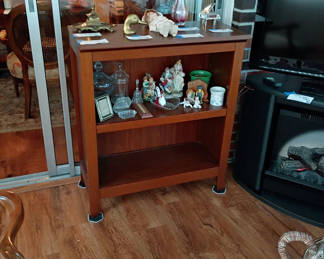 Lot 108: Wooden Bookshelf