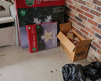 Lot 800: Holiday Light Decorations and Christmas Ornaments