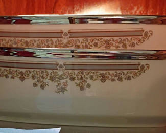 Lot 77: Lenox Lace Point Serving Bowls