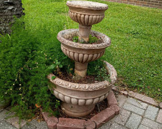 Lot 810: Three-Tier Decorative Planter