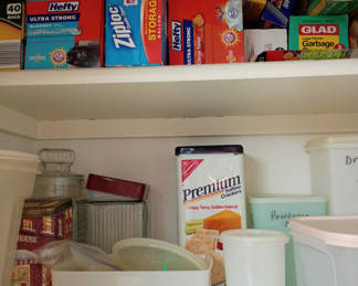 Lot 30: Assorted Food Storage Bags, Wraps, and Kitchen Storage Containers
