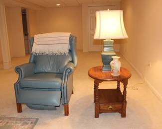 Reliner End Table PA house, Lamp, Hull Vase