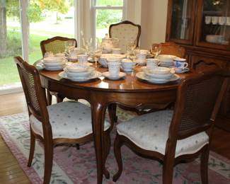 Kindle Dining Table, Six chairs, Table Pads Extra Leaves