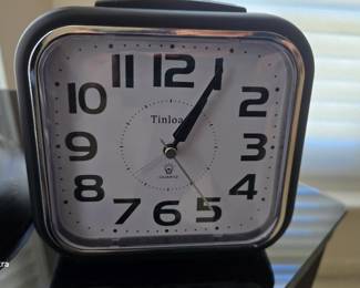 Dresser Clock
