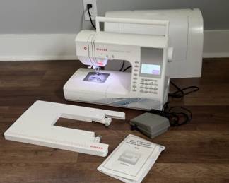 SINGER QUANTUM STYLIST COMPUTERIZED SEWING MACHINE