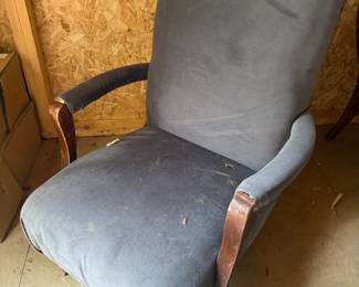 VINTAGE PLATFORM ROCKING CHAIR