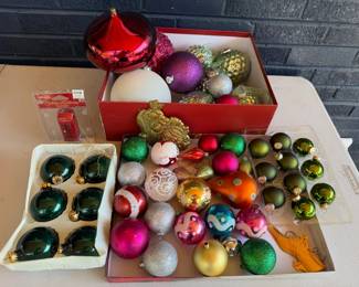 VINTAGE CHRISTMAS ORNAMENTS