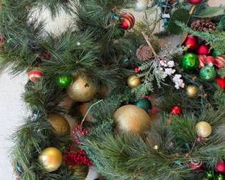 CHRISTMAS GARLAND DECOR
