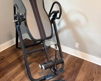 HEALTH GEAR HEAT & MASSAGE INVERSION TABLE