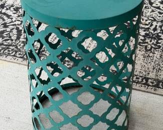 METAL DRUM STYLE ACCENT SIDE TABLE
