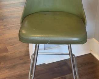 VINTAGE GREEN VINYL & CHROME SWIVEL BAR STOOL