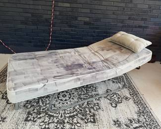 OUTDOOR CONVERTIBLE CHAISE LOUNGE
