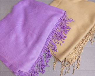 Lot 18: 2 Pashima Wraps