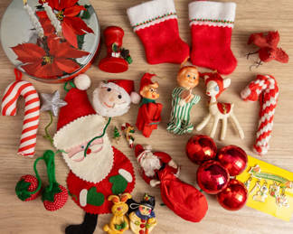 Lot 40: Retro 70s Christmas Lot