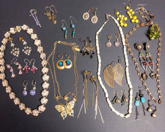 Lot 2: Boutique and Artisan Jewelry