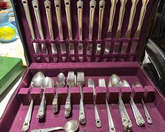 Roger bros Flatware