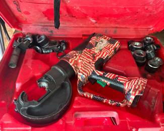 BURNDY PATRIOT BATTERY HYDRAULIC CRIMPER — 12-TON — ASSORTED DIES & CASE 