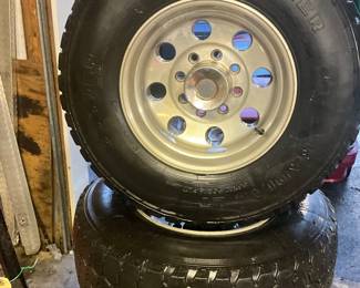 SET OF 4 — 8-LUG POLISHED TRUCK WHEELS w/ COOPER DISCOVERER RADIAL LT TIRES 