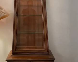 Vintage Wood Lighted Curio Cabinet w Burl Wood Accents
