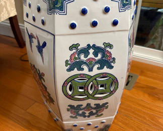 Lot 9: Decorative Ceramic Garden Stool