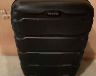 Lot 187: Samsonite Black Hard-Shell Rolling Suitcase