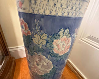Lot 100: Decorative Ceramic Floral Floor Vase