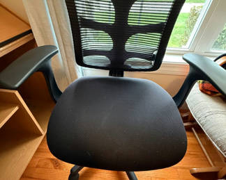 Lot 194: Black Mesh Office Chair