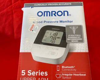Lot 33: Omron 5 Series Upper Arm Blood Pressure Monitor