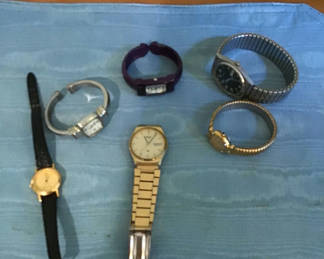 Lot 119: Assorted Wristwatches and Bracelet Watches including Gucci and Seiko