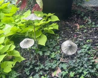 mushroom lawn sculpture