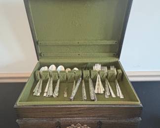 Lunt Silversmiths Eloquence Sterling Flatware