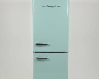 Unique Appliances Classic Retro Refrigerator(Needs servicing)