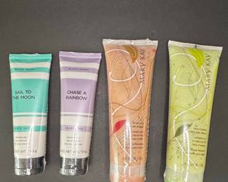 Mary Kay Believe + Wonder Shower Gels and Loofah Body Cleansers