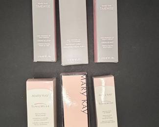 Mary Kay TimeWise Age Minimize 3D Skincare Set & Age-Fighting Moisturizer/Lip Primer