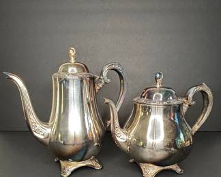Oneida Du Maurier Silver-Plated Coffee and Tea Pot Set