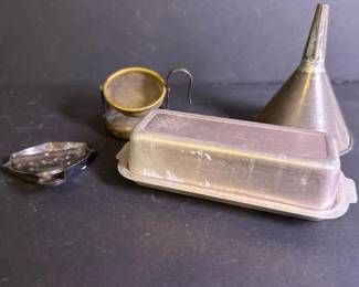 131 vintagemetalkitchentoolsandutensils