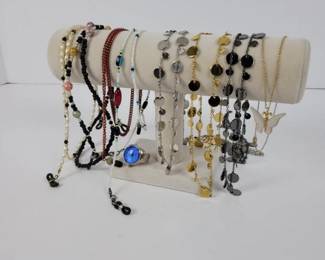 150 liasophiasilvertonediscnecklacelot